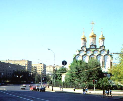 Комсомольский проспект в районе Хамовников.