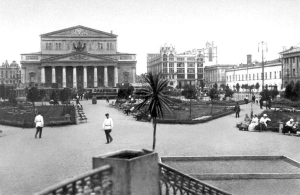 Театральная площадь в 1930-х гг.